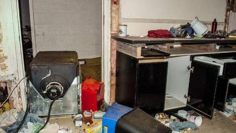 Inside - Hwy-44--Im-not-sure-what.78.jpg