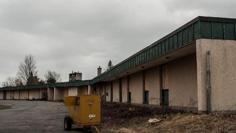 Inside - Hwy-44--Im-not-sure-what.77.jpg