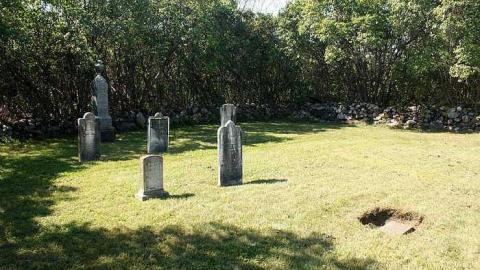 Sept 2015 - Landon-Cemetery3.jpg