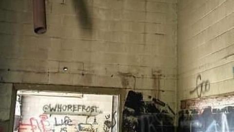 09/15/2015 - Garage-Across-from-Camp-3058.jpg