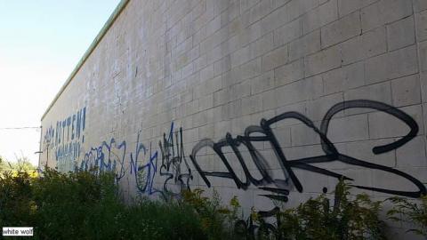 09/15/2015 - Garage-Across-from-Camp-3059.jpg