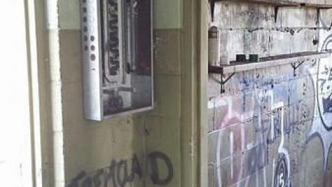 09/15/2015 - Garage-Across-from-Camp-3024.jpg