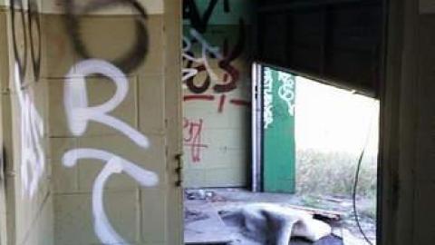 09/15/2015 - Garage-Across-from-Camp-3025.jpg