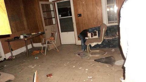 Omagh Junk House - g-DSC02582.jpg