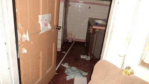 Omagh Junk House - z-DSC02584.jpg