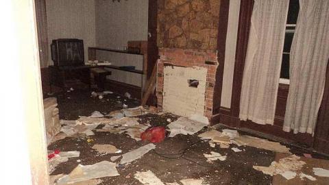 Omagh Junk House - v-DSC02587.jpg