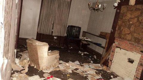 Omagh Junk House - f-DSC02594.jpg