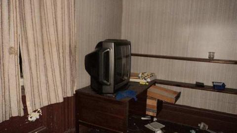 Omagh Junk House - t-DSC02630.jpg