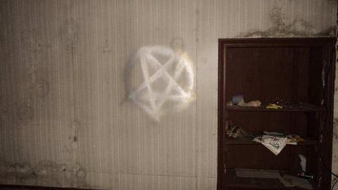 Omagh Junk House - h-DSC02634.jpg