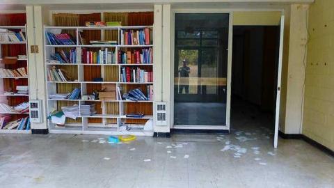 Too Cool For School - h-P1040530.jpg