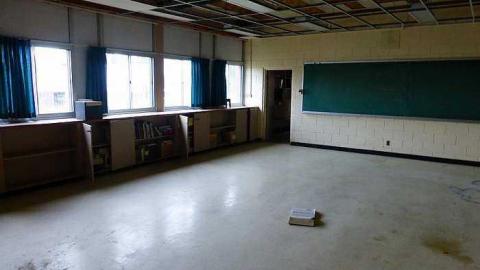 Too Cool For School - a-P1040545.jpg