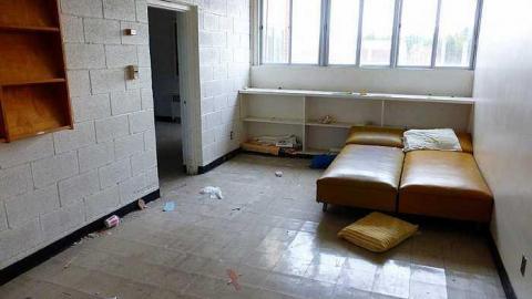 Too Cool For School - m-P1040554.jpg