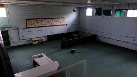 Too Cool For School - i-P1040556.jpg