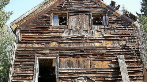 In Memory of Dola  - Germania-Ghost-Town24.jpg