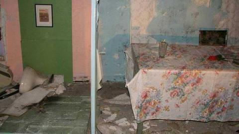 Late Night, March 2012 - a-483589_10101016563191292_873796011_n.jpg