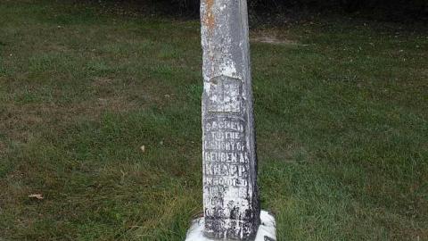 Oct 9 2015 - Collar-Hill-Cemetary7.jpg