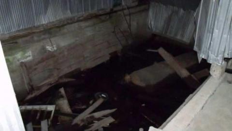 Abandoned Stable - Old-Horse-Stable-Tiny-Beaches26.jpg