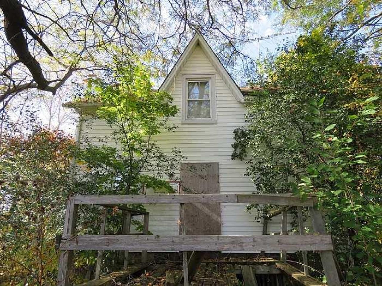 Floor No More - s-Outside front.jpg