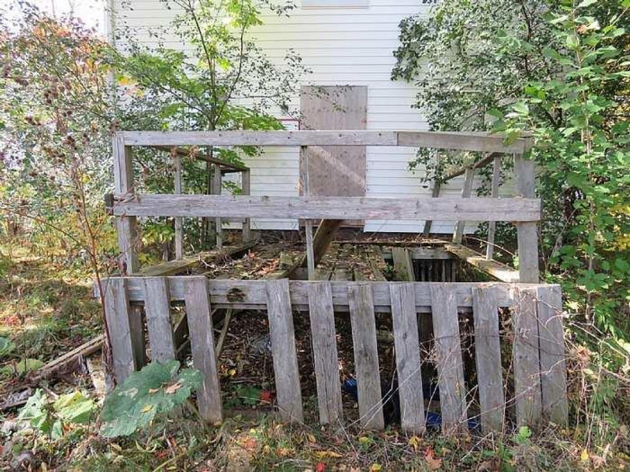 Floor No More - b-Deck.jpg