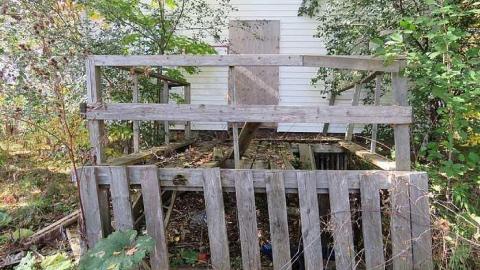 Floor No More - b-Deck.jpg