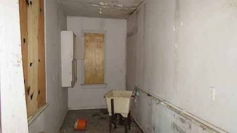 Floor No More - n-Laundry.jpg