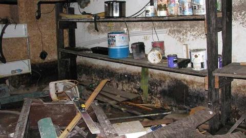 Not so Cocky now - Granny-Cocks-House53.jpg