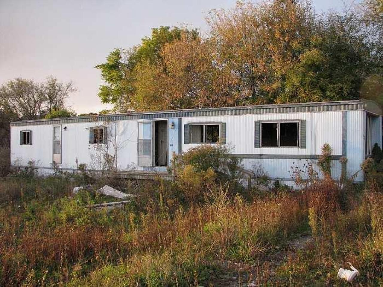 Death of a Trailer Park - Death-of-a-Trailer-Park20.jpg