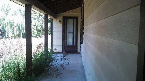 the landing - Cornhuskers-House12.jpg