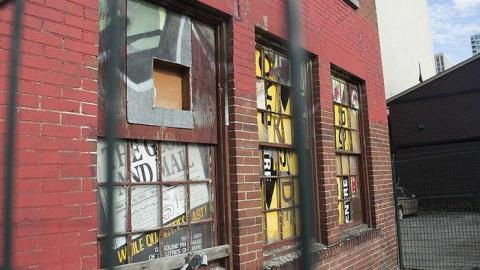 October 2015 - House/Exteriors - r-exterior7.jpg