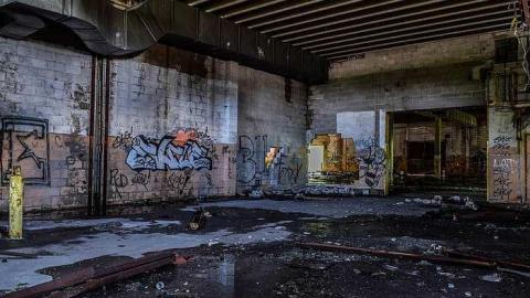 No Place Like Holmes - Holmes-Foundry77.jpg