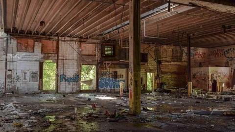 No Place Like Holmes - Holmes-Foundry89.jpg