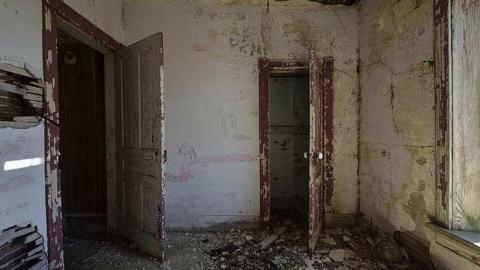 April '15 - e-9.958.jpg