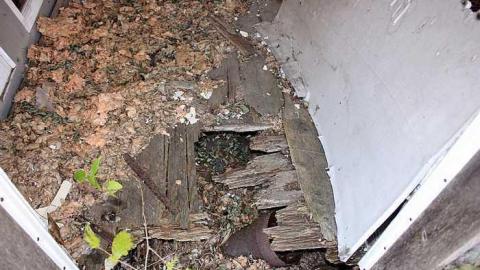 Nov 2015 - Abandoned-Cabin-in-the-Trees7.jpg