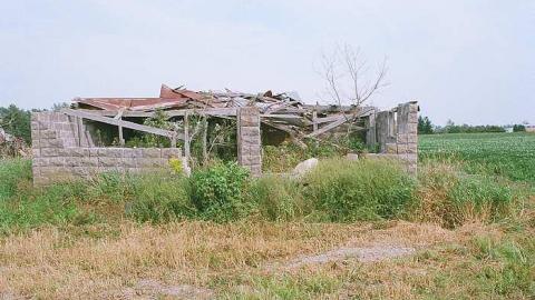 Abandoned Workshop - d-00090005.jpg