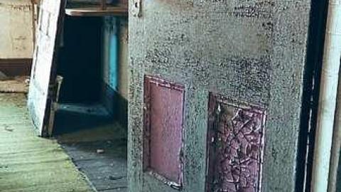 Sept 26-Colorful Farm House - h-IMAG00982.jpg