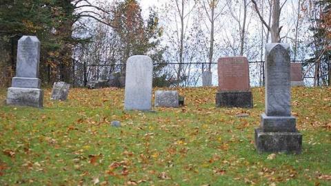 Photo from Annan Pioneer Cemetery