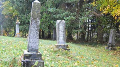 Storey's Cemetery - Storeys-Cemetery9.jpg