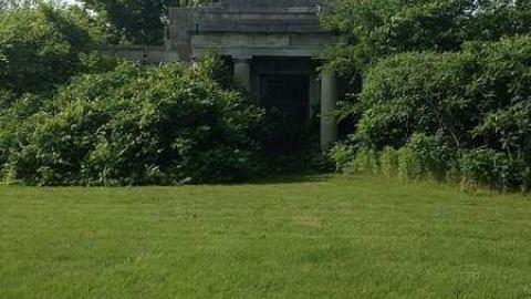 July 2015 - Port-Dover-Mausoleum14.jpg