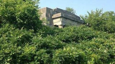 July 2015 - Port-Dover-Mausoleum16.jpg