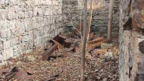 Nov 2015 - Barn-Fort7.jpg