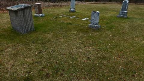 Franklin  - Franklin-Pioneer-Cemetery49.jpg