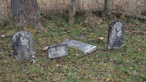 Rugby - Rugby-graveyard22.jpg