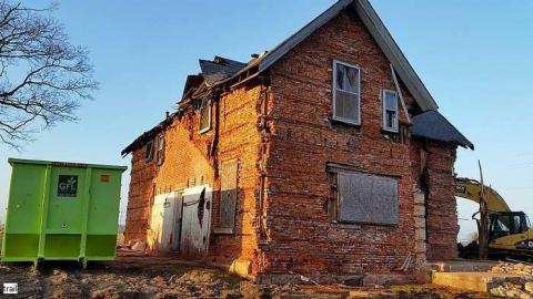 Enemy At The Gates - Fergus-Farmhouse-At-The-Gates69.jpg