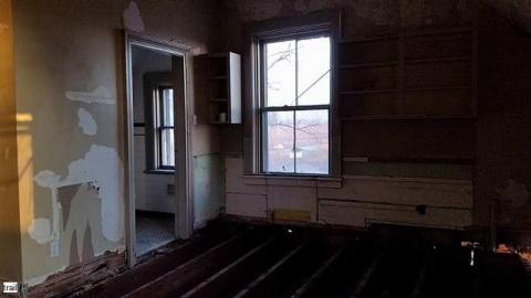 Enemy At The Gates - Fergus-Farmhouse-At-The-Gates75.jpg