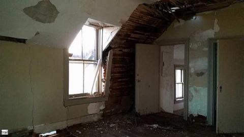 Enemy At The Gates - Fergus-Farmhouse-At-The-Gates76.jpg