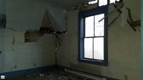 Enemy At The Gates - Fergus-Farmhouse-At-The-Gates77.jpg