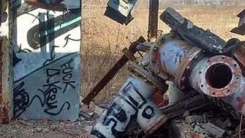 Bakelite ruins of a wastland - Journey-To-BakeLite5.jpg