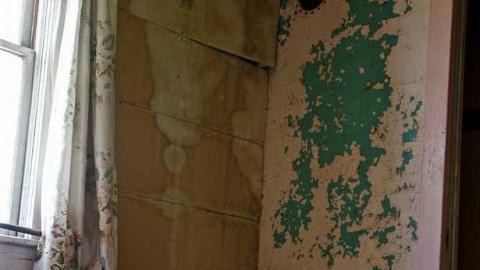 Aug 2014 - 80s-Porn-House27.jpg