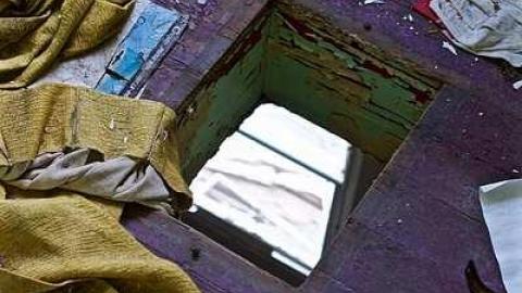 Aug 2014 - 80s-Porn-House56.jpg