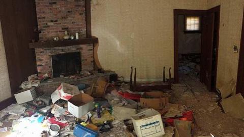 Summer Visit 2014 - Taxidermist-Home6.jpg